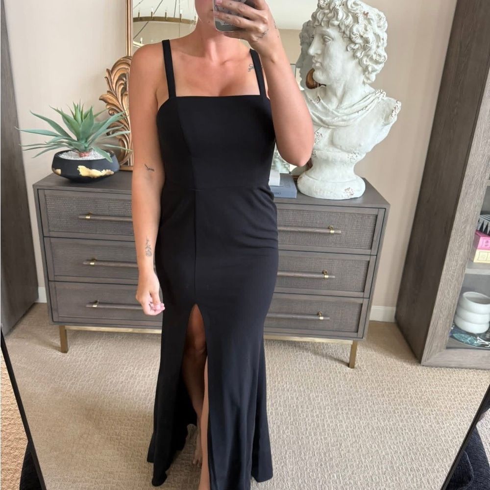 Elegant Black Sleeveless Dress